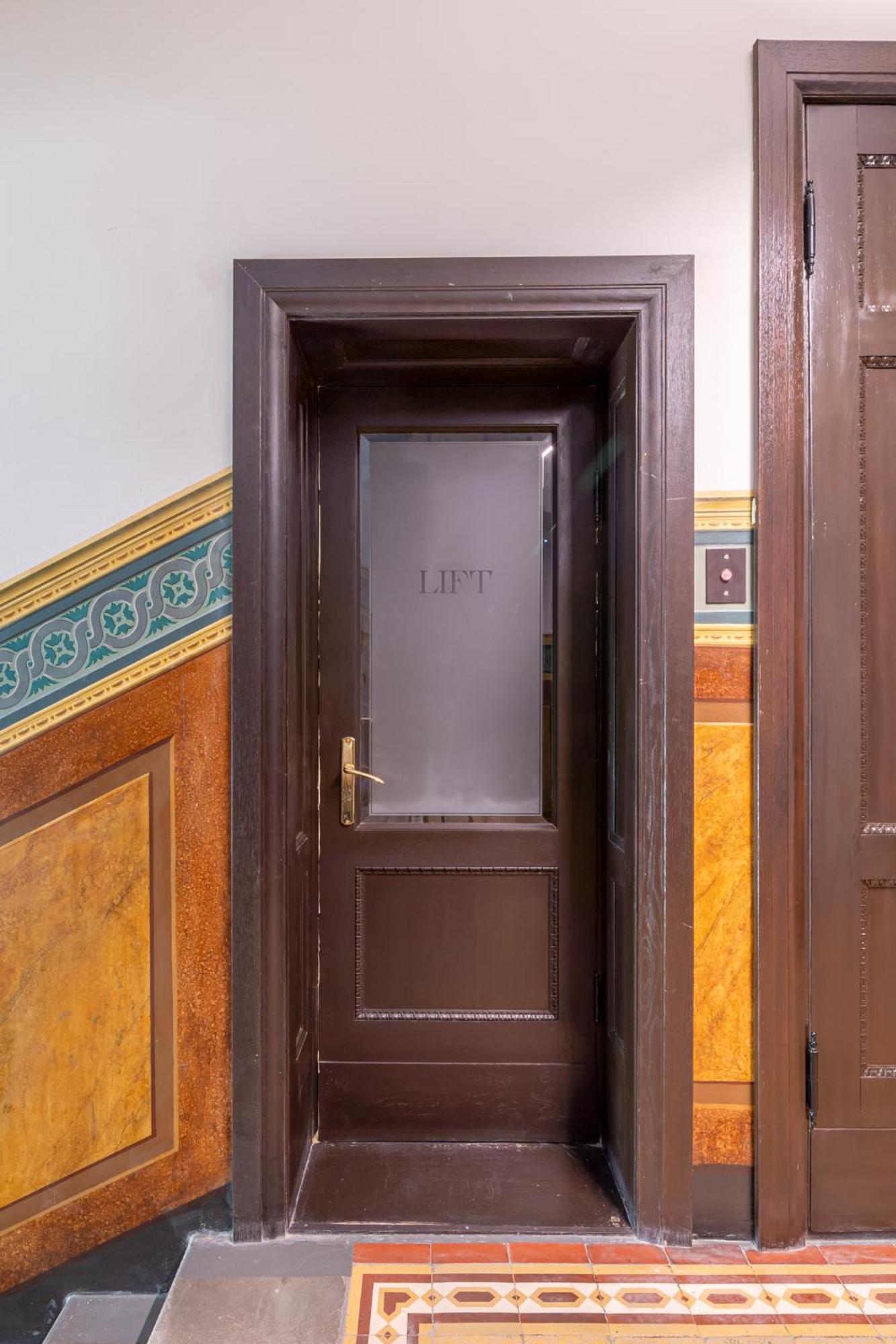 Prestigious Former Library Apartment - Perfect Location Ρίγα Εξωτερικό φωτογραφία